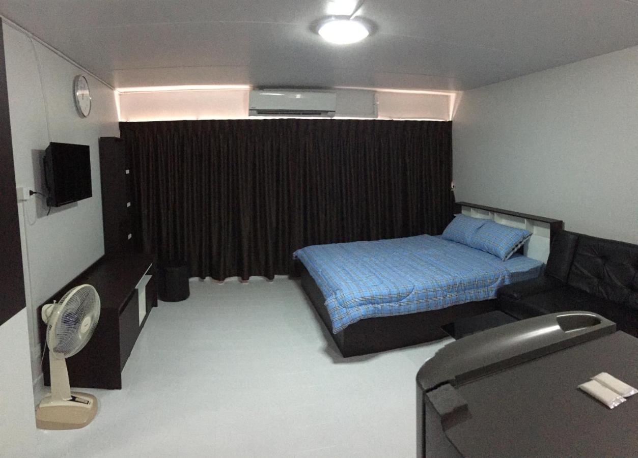 Muangthongthani Rental/Khun Dan Nonthaburi Room photo